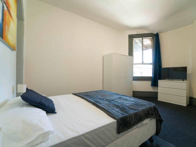 Room in a 8 Bedroom Apartment, 251 Cleveland, Redfern, Sydney