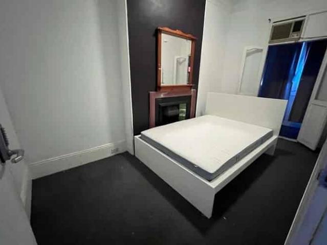 Room in a 8 Bedroom Apartment, 257 Cleveland Street, Redfern, Sydney