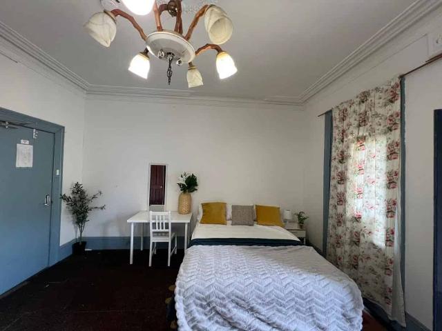 Room in a 8 Bedroom Apartment, 261 Cleveland Street, Redfern, Sydney