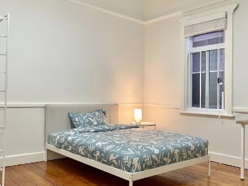 Room in a 8 bedroom Apartment, Fortescue St, Bexley North, Australia NSW 2207