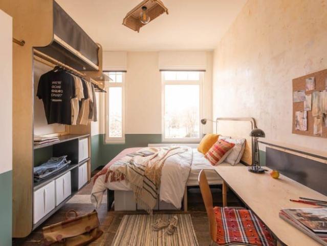Room in a a beautiful shared house with gym and cinema room