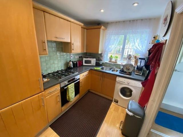 Room in a Shared Flat, Granville Square, SE15