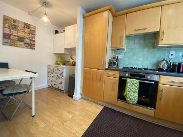 Room in a Shared Flat, Granville Square, SE15