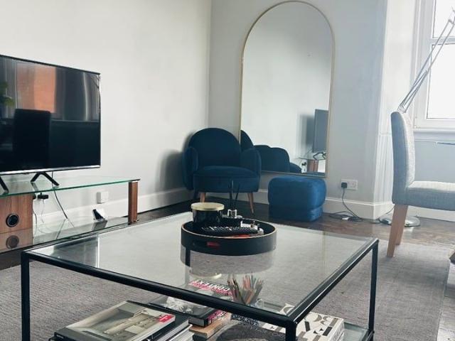 Room in a Shared Flat, Edinburgh, EH6