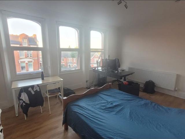 Room in a Shared Flat, Finsbury Park, N4