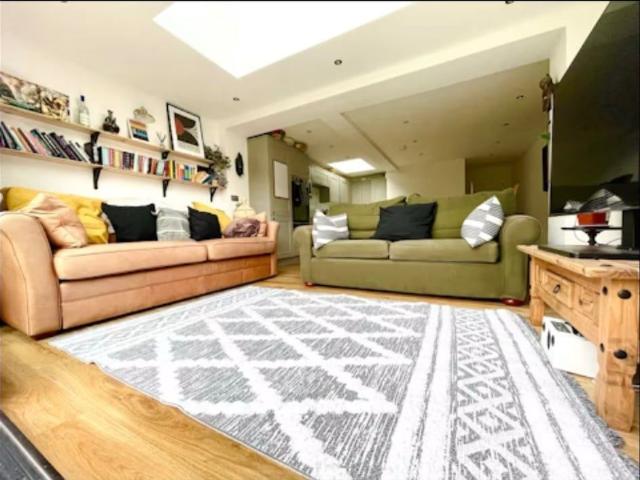 Room in a Shared Flat, Naylor Road, SE15