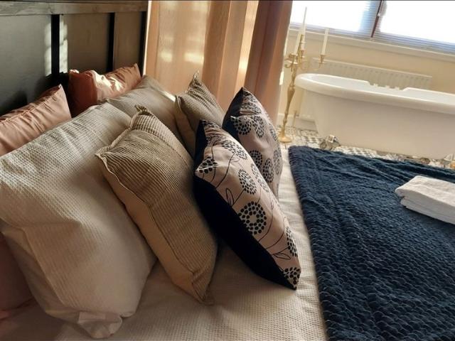 Room in a Shared Flat, Wardie Road, G33