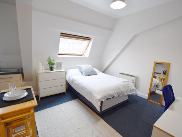 Room in a Shared Flat, Western Road, LE3