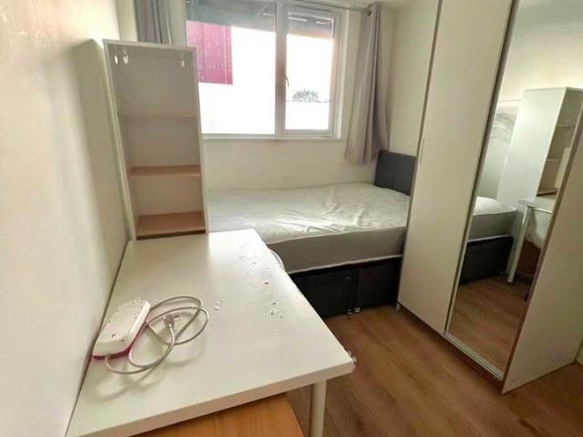 Room in a Shared Flat, Trinity Court, M15