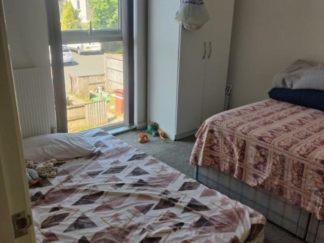 Room in a Shared House, Athletes Way, M11