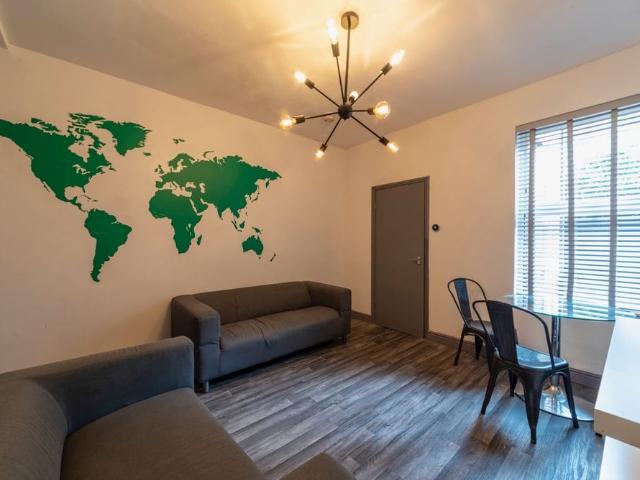 Room in a Shared House, Gloucester Avenue, NG7
