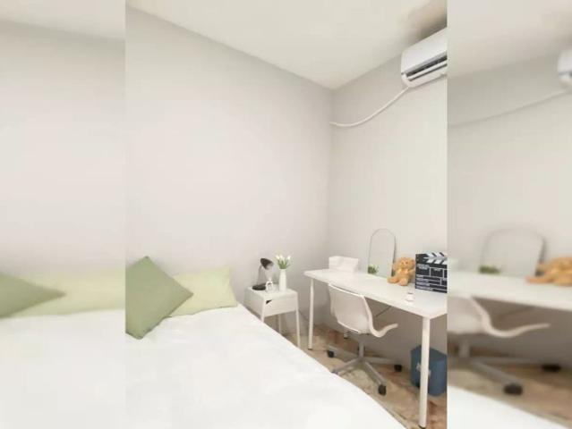 Room in a shared 17 bedroom apartment for rent in El Porvenir, Sevilla