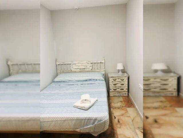 Room in a shared 17 bedroom apartment for rent in El Porvenir, Sevilla