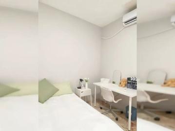 Room in a shared 17 bedroom apartment for rent in El Porvenir, Sevilla