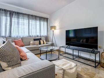 Room in a shared 10 bedroom apartment for rent in Cruz del Humilladero