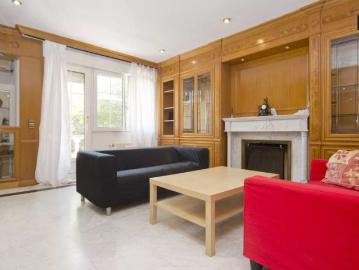 Room in a shared 12 bedroom apartment for rent in Villaviciosa de Odón for students