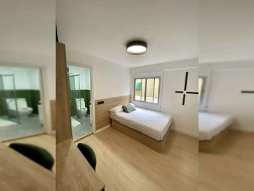 Room in a shared 12 bedroom apartment for rent in Vista Alegre, bills included