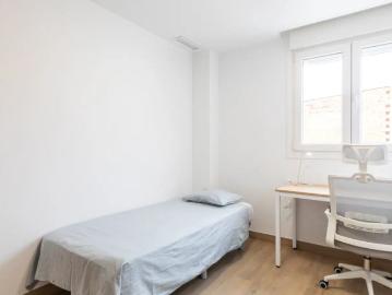 Room in a shared 1 bedroom apartment for rent in Burjassot