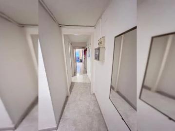 Room in a shared 1 bedroom apartment for rent in Vila de Gràcia