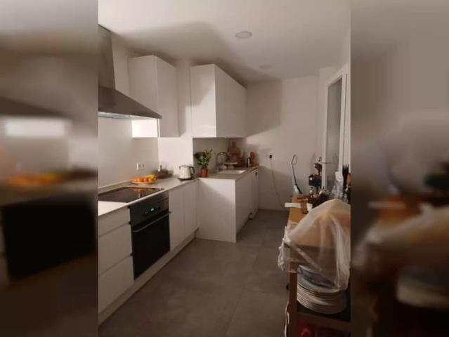 Room in a shared 2 bedroom apartment for rent in Canillejas perfect for females