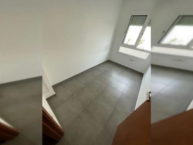 Room in a shared 2 bedroom apartment for rent in Cubelles