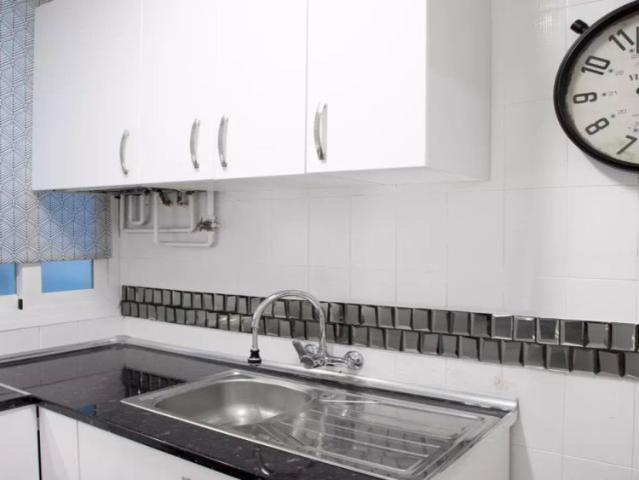 Room in a shared 2 bedroom apartment for rent in Embajadores