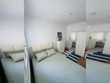 Room in a shared 2 bedroom apartment for rent in El Camp de l'Arpa del Clot, all bills included, perfect for professionals and students