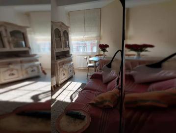 Room in a shared 2 bedroom apartment for rent in el Guinardo, bills included