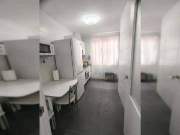Room in a shared 2 bedroom apartment for rent in Iturralde