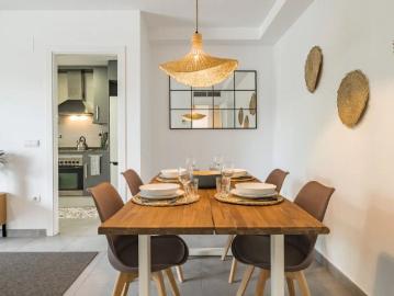 Room in a shared 2 bedroom apartment for rent in Sant Cugat del Vallès, bills included