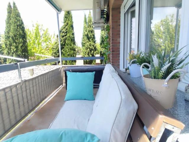 Room in a shared 3 bedroom apartment for rent in Collado Villalba, perfect for females and professionals