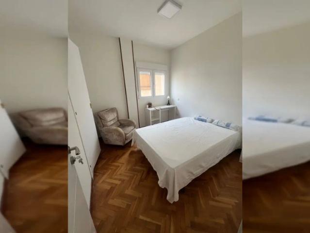 Room in a shared 3 bedroom apartment for rent in Casco Antiguo perfect for women, all bills included