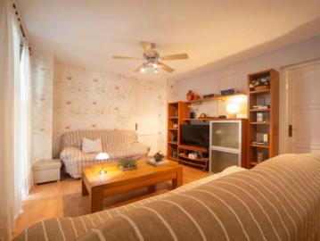 Room in a shared 3 bedroom apartment for rent in Centro Sagrario, professionals and students allowed