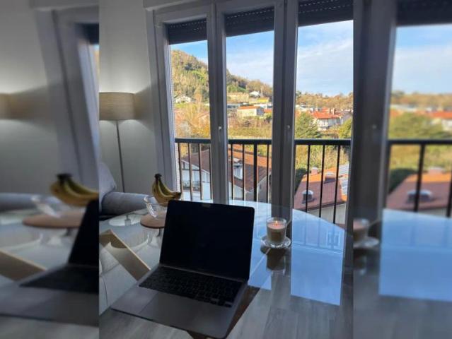 Room in a shared 3 bedroom apartment for rent in Centro