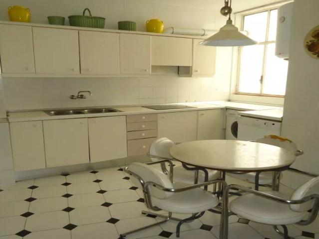 Room in a shared 3 bedroom apartment for rent in Centro
