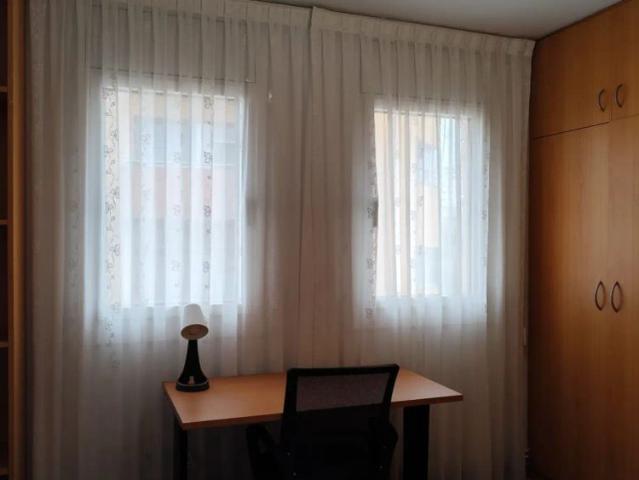 Room in a shared 3 bedroom apartment for rent in Cerdanyola del Vallès