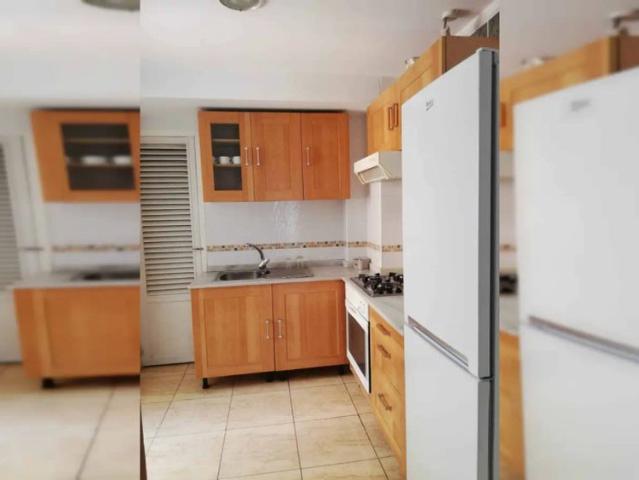 Room in a shared 3 bedroom apartment for rent in Ciutat Jardí, no couples, professionals and students only