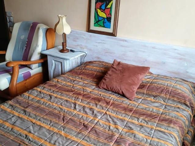 Room in a shared 3 bedroom apartment for rent in Cubelles, all bills included, smoking allowed