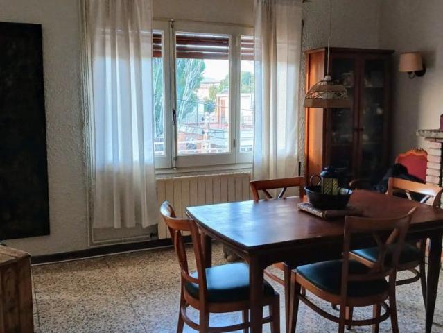 Room in a shared 3 bedroom apartment for rent in Cubelles, all bills included, smoking allowed