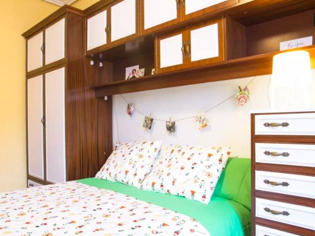 Room in a shared 3 bedroom apartment for rent in Ametzola, all bills included