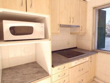 Room in a shared 3 bedroom apartment for rent in Abrantes, Madrid, students only