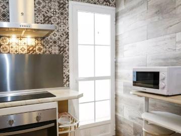 Room in a shared 3 bedroom apartment for rent in Albaicín allowed for students and professionals