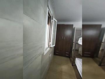 Room in a shared 3 bedroom apartment for rent in Barrio León, bills included