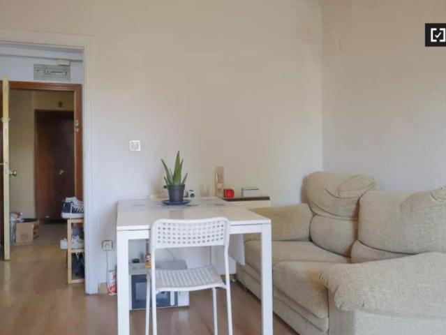 Room in a shared 3 bedroom apartment for rent in Getafe for students only