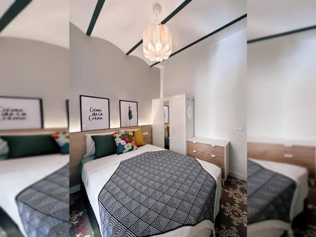 Room in a shared 3 bedroom apartment for rent in el Camp d'en Grassot i Gràcia Nova