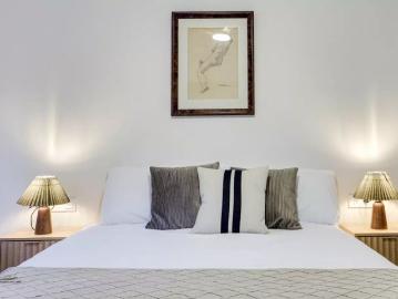 Room in a shared 3 bedroom apartment for rent in el Carmel