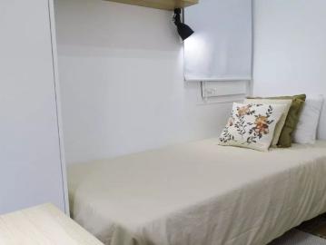 Room in a shared 3 bedroom apartment for rent in el Clot