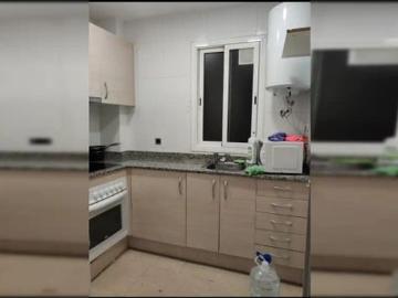 Room in a shared 3 bedroom apartment for rent in El Clot, bills included