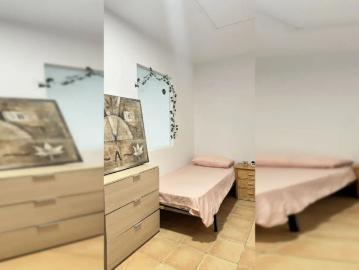Room in a shared 3 bedroom apartment for rent in el Guinardó, bills included, professionals and students only
