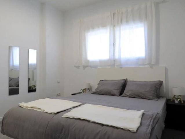 Room in a shared 3 bedroom apartment for rent in Hellín, Madrid